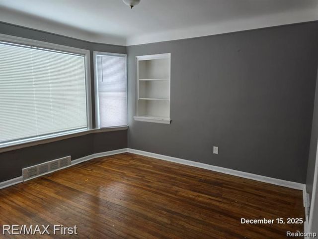 18582 Edinborough Road, Detroit, MI 48219