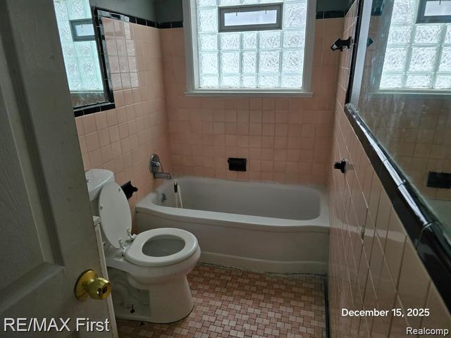 18582 Edinborough Road, Detroit, MI 48219