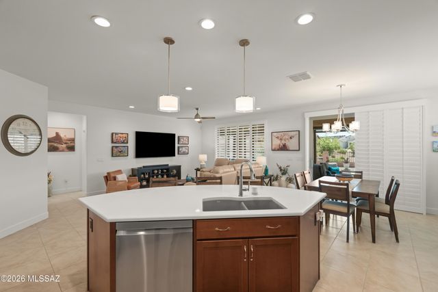 1852 N Riposte Drive, Green Valley, AZ 85614