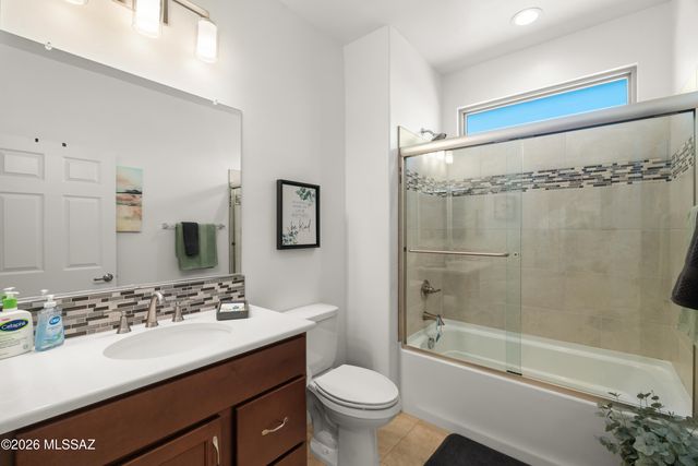 1852 N Riposte Drive, Green Valley, AZ 85614