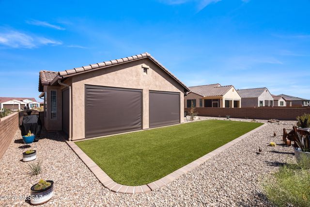 1852 N Riposte Drive, Green Valley, AZ 85614