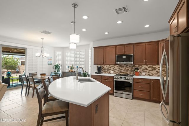 1852 N Riposte Drive, Green Valley, AZ 85614