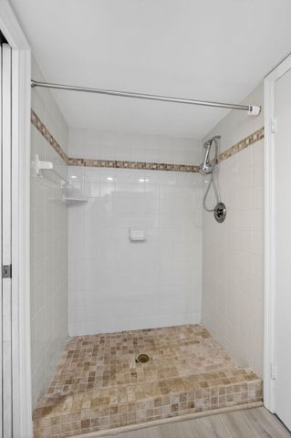 3332 N Meridian Way Way N B, Palm Beach Gardens, FL 33410