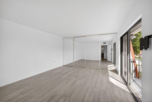 3332 N Meridian Way Way N B, Palm Beach Gardens, FL 33410