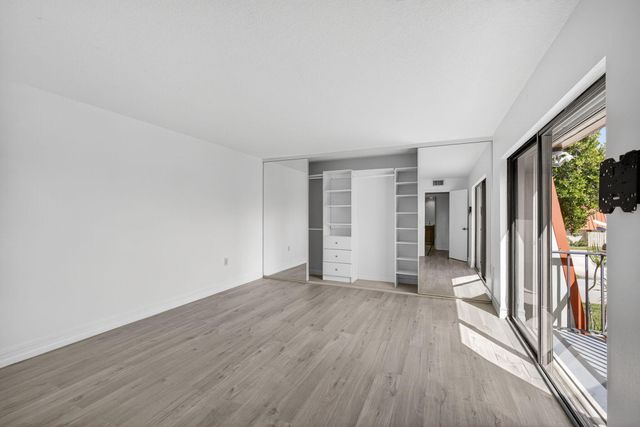 3332 N Meridian Way Way N B, Palm Beach Gardens, FL 33410