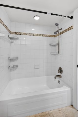 3332 N Meridian Way Way N B, Palm Beach Gardens, FL 33410