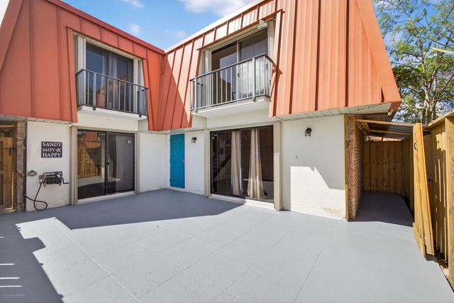 3332 N Meridian Way Way N B, Palm Beach Gardens, FL 33410