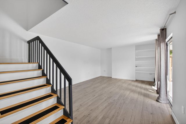 3332 N Meridian Way Way N B, Palm Beach Gardens, FL 33410