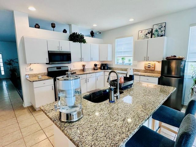 24900 OAKHAVEN COURT, Lutz, FL 33559