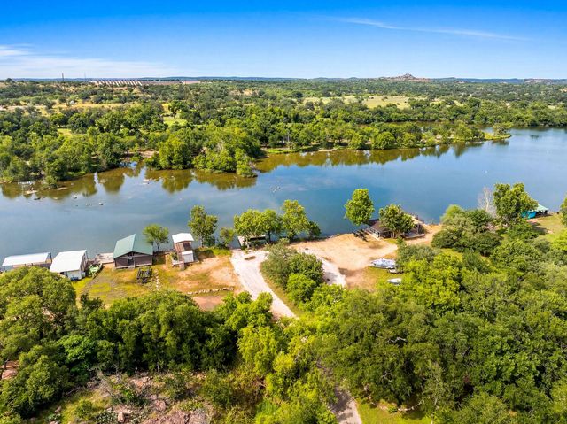 446 El Coronado Ave, Buchanan Dam, TX 78609