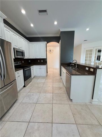 7060 San Lorenzo CT 202, Fort Myers, FL 33966