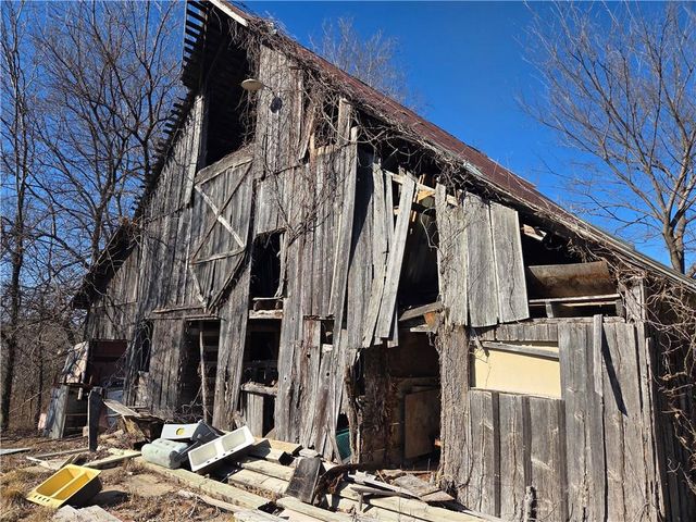 38708 E Hudson Road, Oak Grove, MO 64075