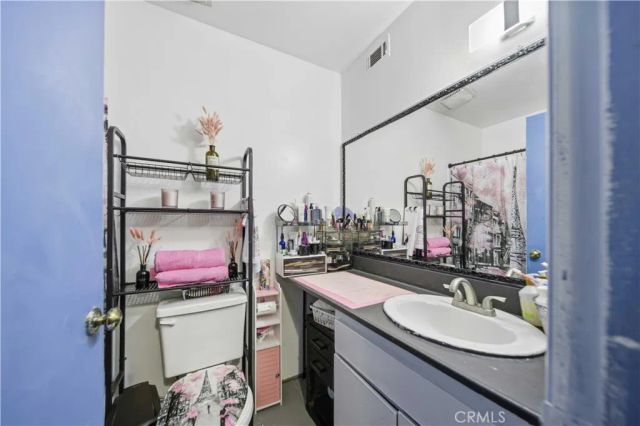 18316 Hatteras Street 26, Tarzana, CA 91356