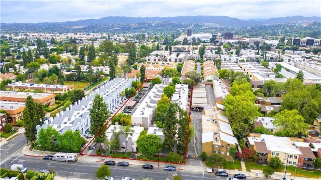 18316 Hatteras Street 26, Tarzana, CA 91356