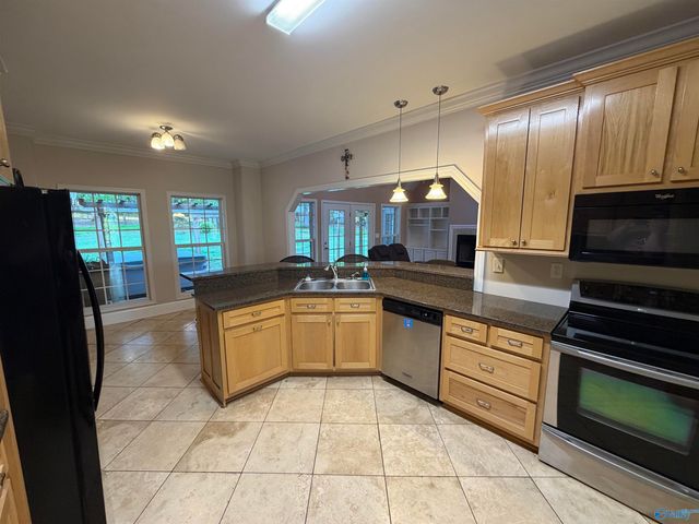 3553 Creek Path Road, Guntersville, AL 35976