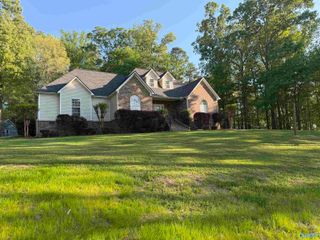 3553 Creek Path Road, Guntersville, AL 35976