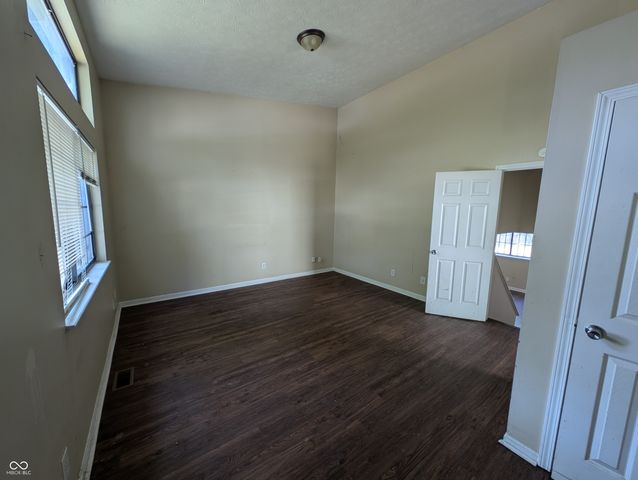 4114 Luxembourg Circle E, Indianapolis, IN 46228