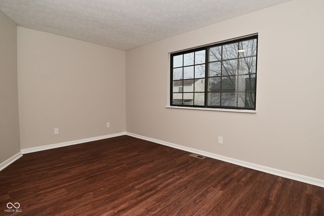 4114 Luxembourg Circle E, Indianapolis, IN 46228