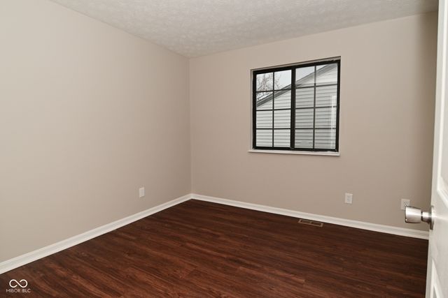 4114 Luxembourg Circle E, Indianapolis, IN 46228