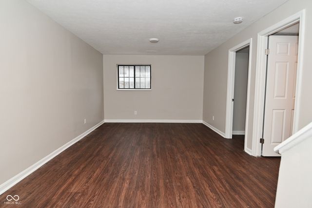 4114 Luxembourg Circle E, Indianapolis, IN 46228