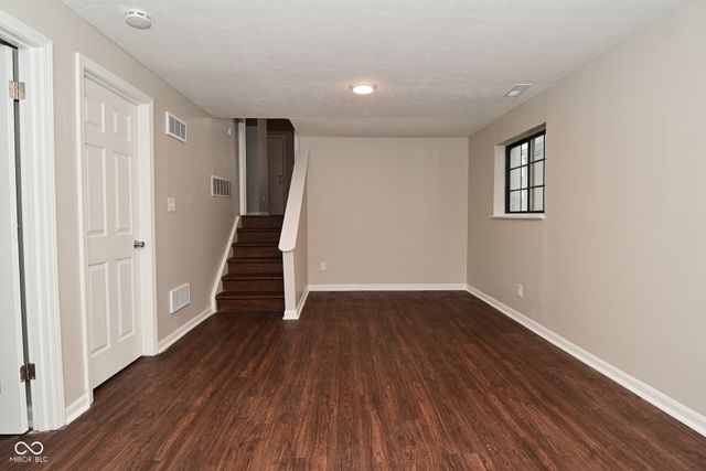 4114 Luxembourg Circle E, Indianapolis, IN 46228