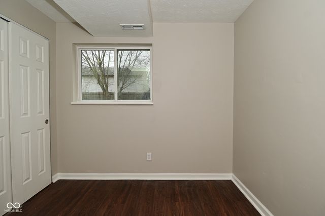 4114 Luxembourg Circle E, Indianapolis, IN 46228