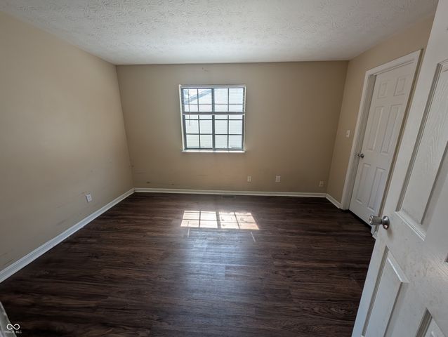 4114 Luxembourg Circle E, Indianapolis, IN 46228