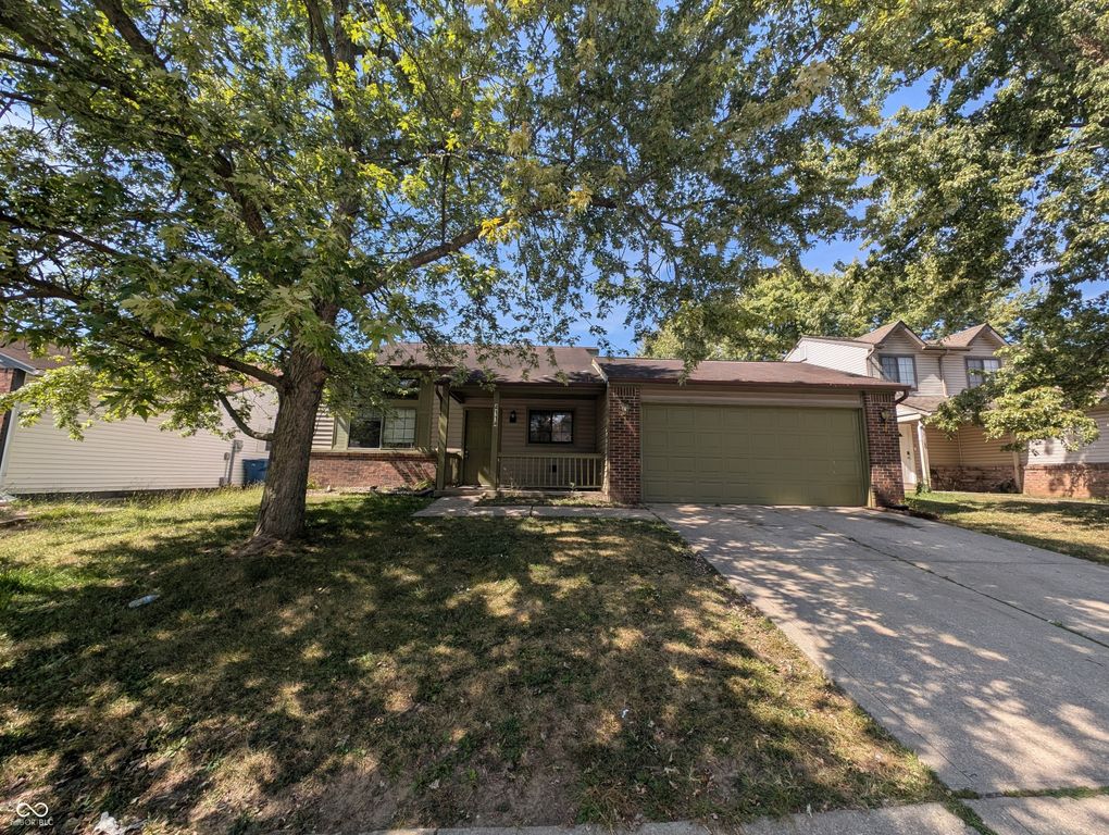 4114 Luxembourg Circle E, Indianapolis, IN 46228