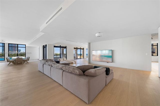 7043 Fisher Island Dr 7043, Miami Beach, FL 33109