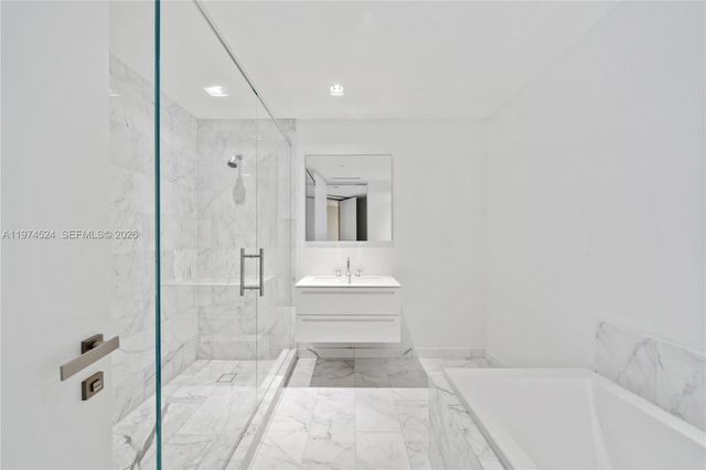 7043 Fisher Island Dr 7043, Miami Beach, FL 33109