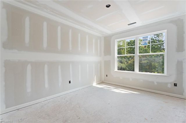 2033 E 14Th Street, Winston-salem, NC 27105