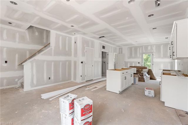 2033 E 14Th Street, Winston-salem, NC 27105
