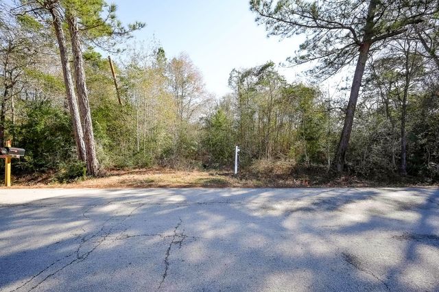 378 County Road 381, Cleveland, TX 77328