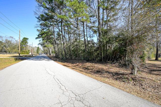 378 County Road 381, Cleveland, TX 77328