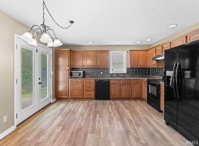 3915 Bronson Lane, Evansville, IN 47711