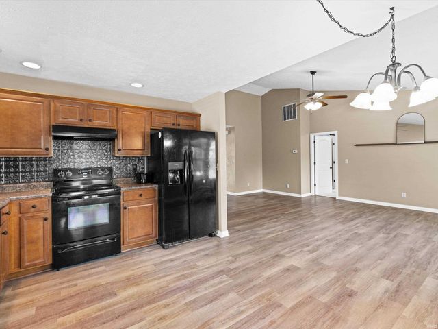 3915 Bronson Lane, Evansville, IN 47711