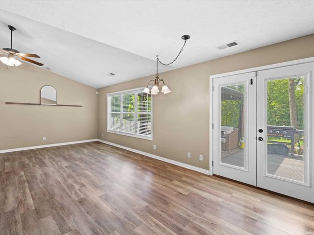 3915 Bronson Lane, Evansville, IN 47711