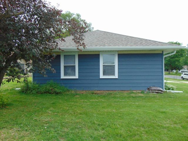 517 Maple STREET, Mukwonago, WI 53149