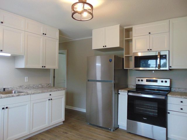 517 Maple STREET, Mukwonago, WI 53149