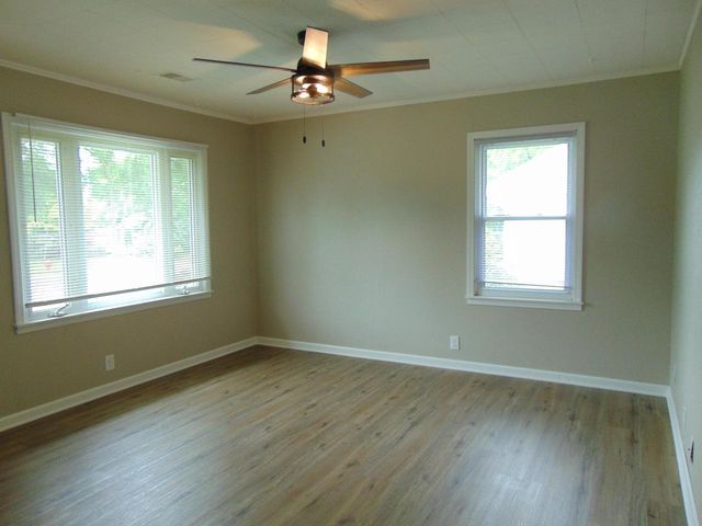517 Maple STREET, Mukwonago, WI 53149