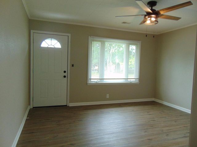 517 Maple STREET, Mukwonago, WI 53149