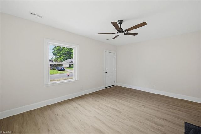 907 Dayton Avenue, High Point, NC 27262