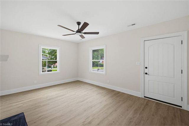 907 Dayton Avenue, High Point, NC 27262