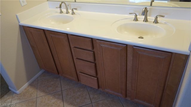 612 Delta Rio Street, Las Vegas, NV 89138