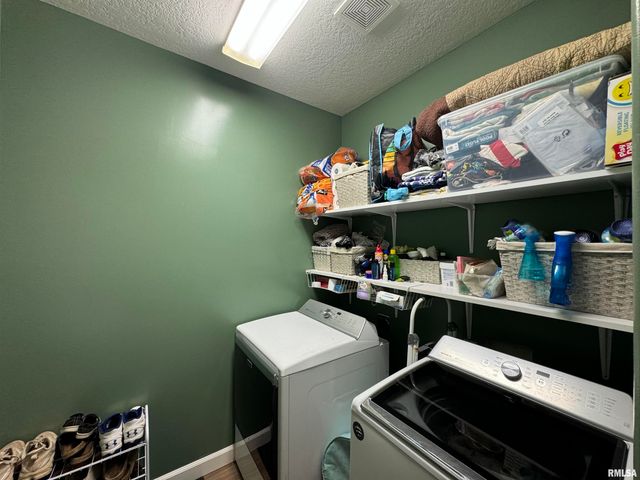 4703 W 13TH Street, Davenport, IA 52804