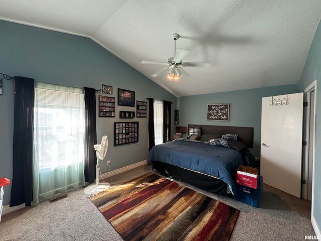 4703 W 13TH Street, Davenport, IA 52804