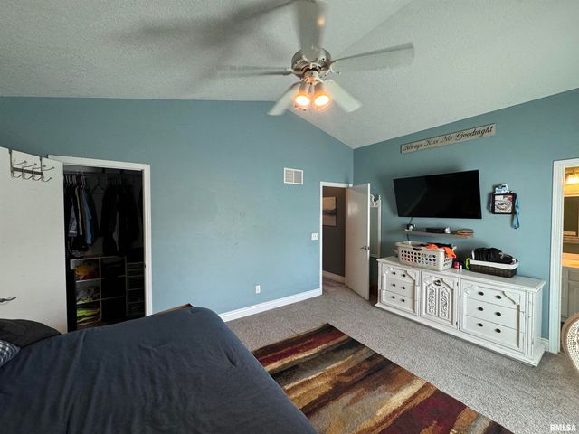 4703 W 13TH Street, Davenport, IA 52804