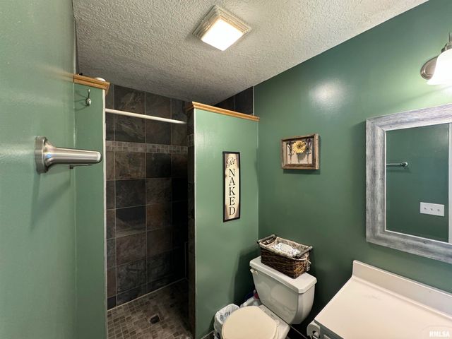 4703 W 13TH Street, Davenport, IA 52804