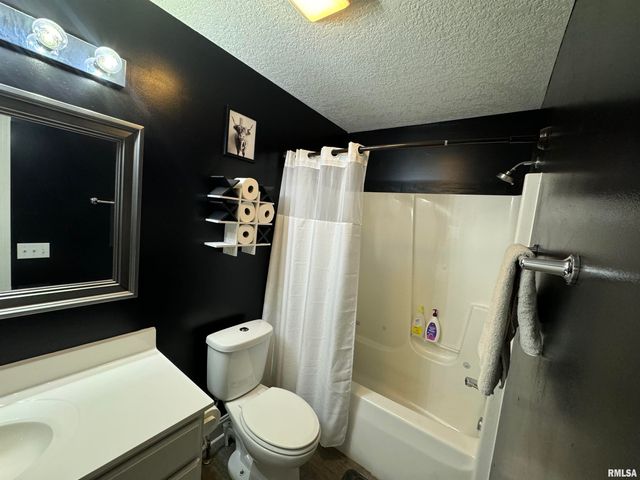 4703 W 13TH Street, Davenport, IA 52804