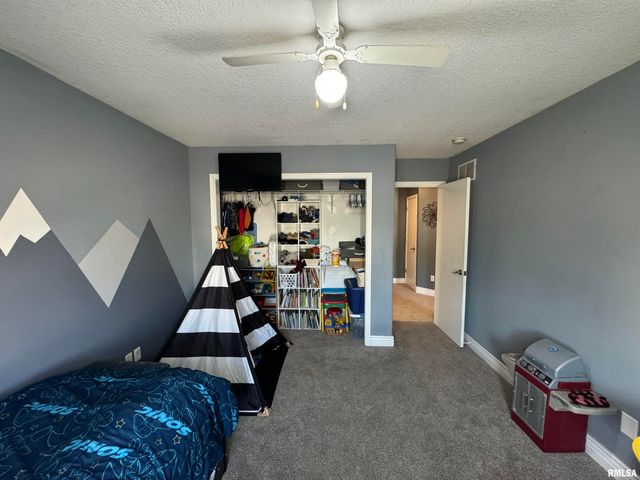 4703 W 13TH Street, Davenport, IA 52804